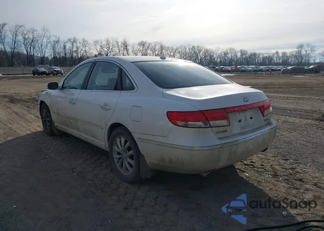 2008 Hyundai Azera Limited z USA, uszkodzony, nr VIN KMHFC46F98A257616